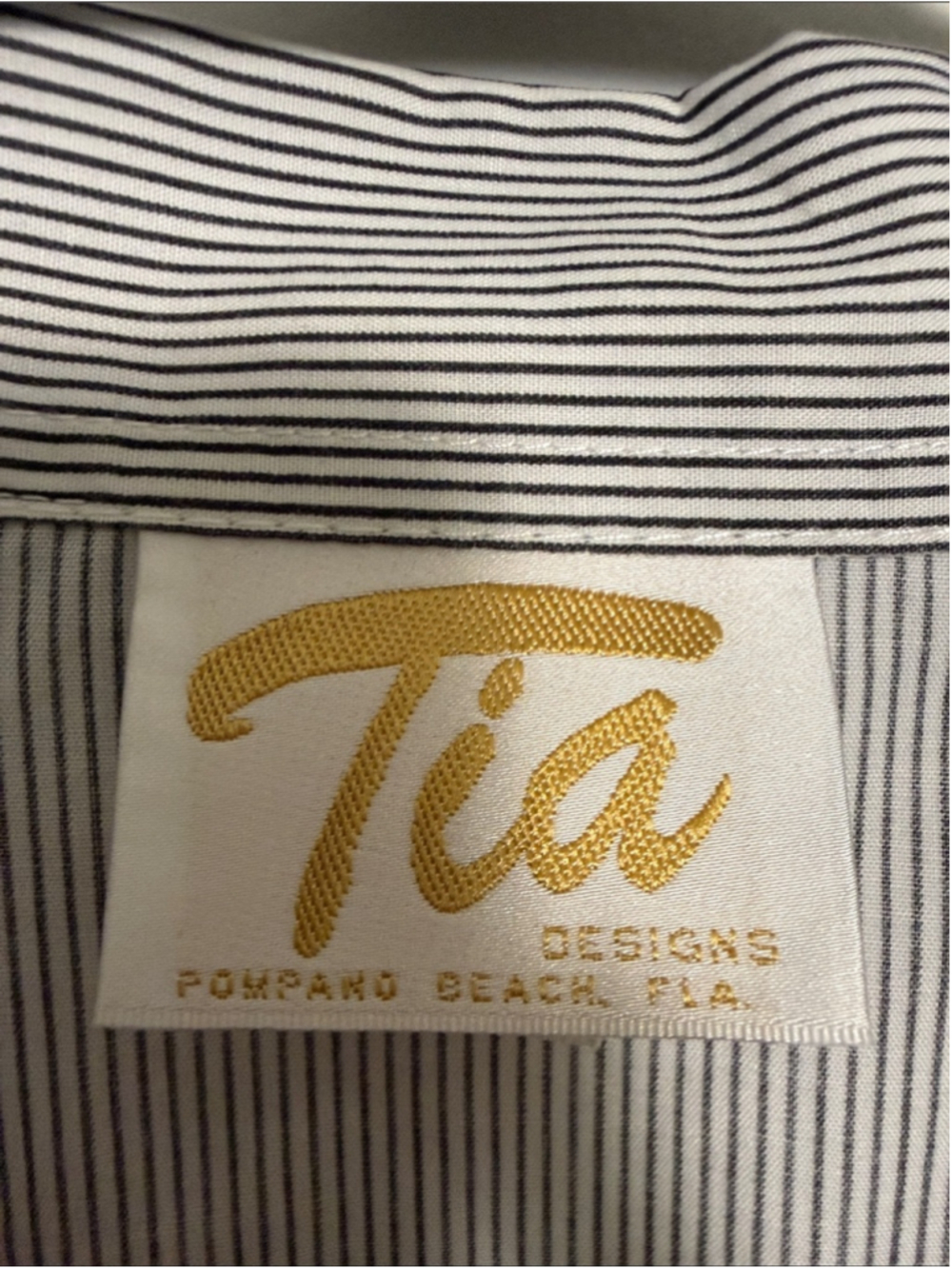 Vintage Tia Designs Gray & White Pinstripe Rhinestone Button Up Size Large/XL - Picture 4 of 6